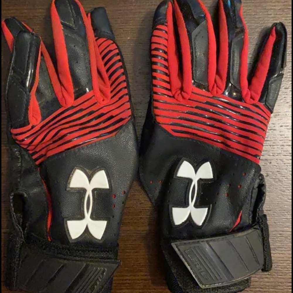 Youth under armor gloves